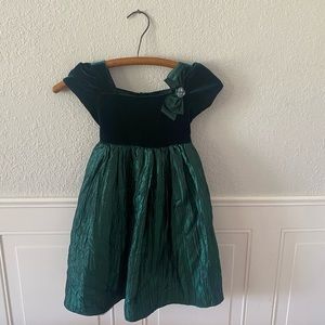 Youngland Velvet Green Holiday Dress